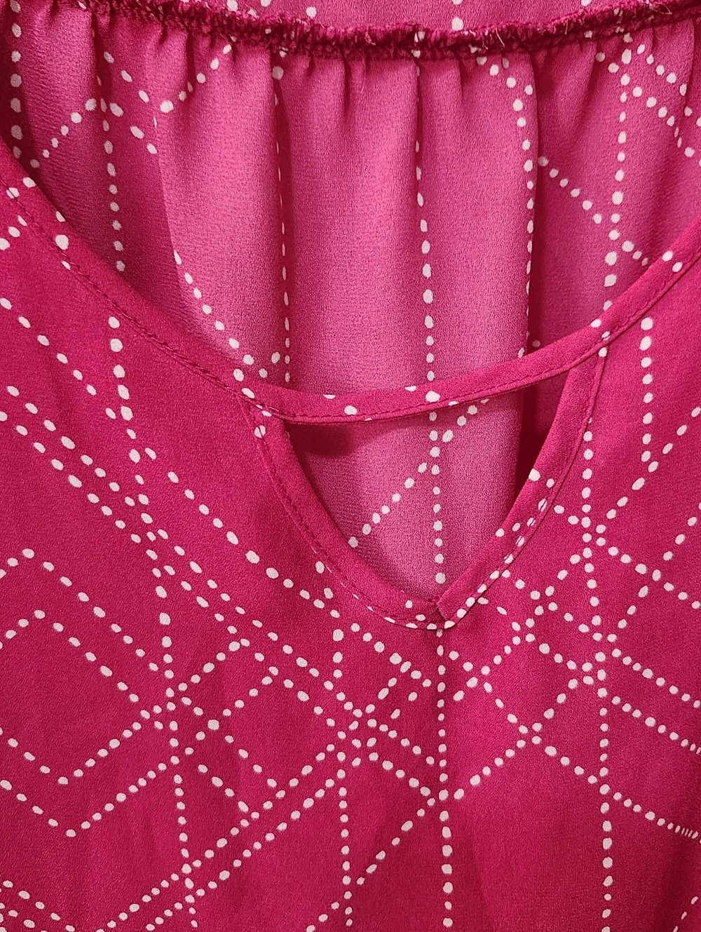 Torrid Fuchsia & White Geometric Polka Dot Print Flutter Sleeve Top Plus Size 5X - Picture 5 of 9